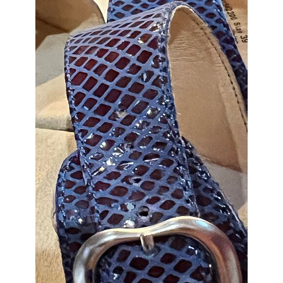 Dansko Women’s Sandals Size 39 US 8.5-9 Wedge Heel Blue Buckle Strappy Comfort - Picture 6 of 9